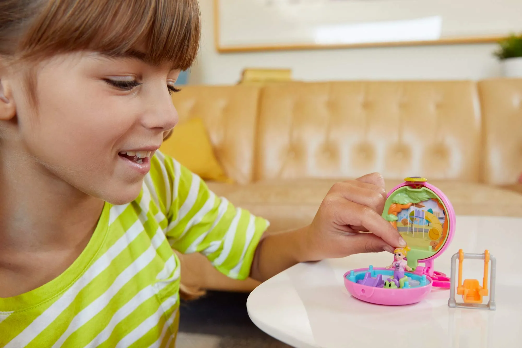 Polly Pocket Tiny Pocket Places Polly Playground Compact