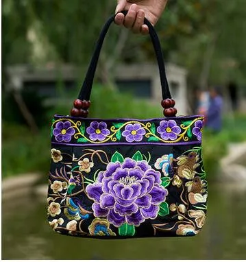 Price-promotion Women' handbag!New nice Embroidered Lady bags national trend handbag embroidered embroidery Lady carry bag